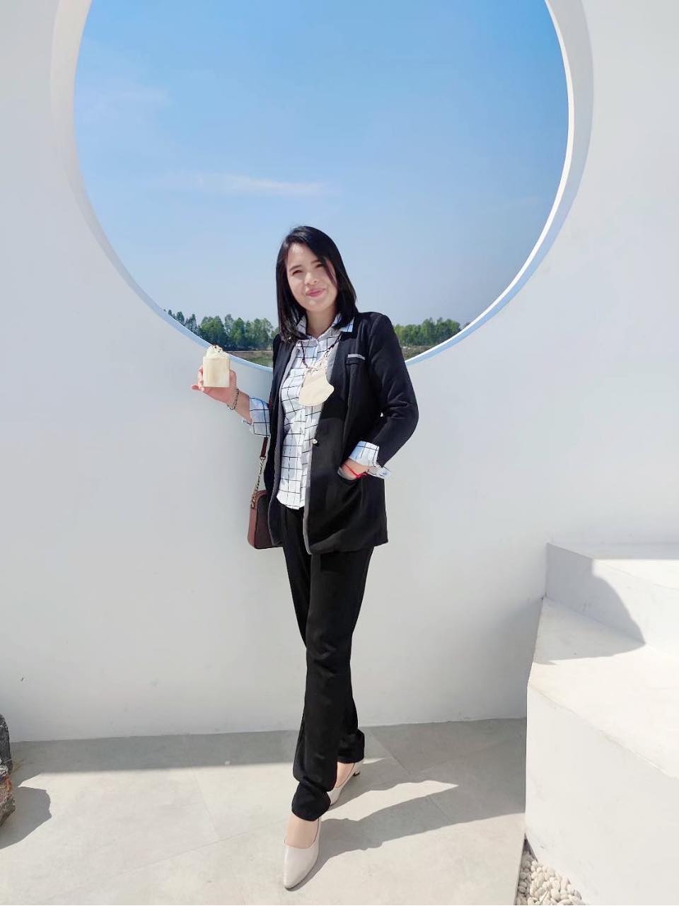 นาง กุณฑีรา อาษาศรี