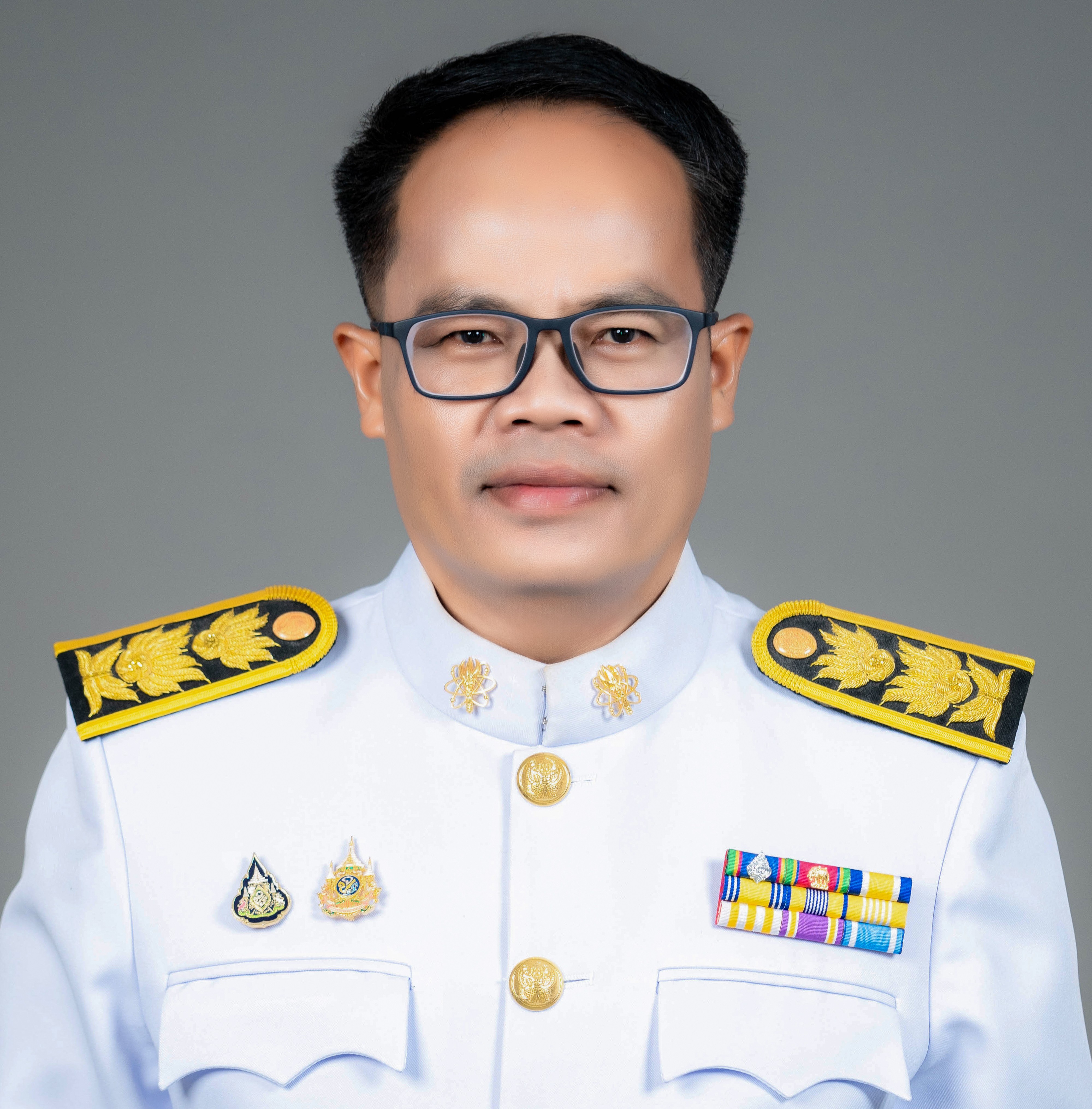 นาย นพดล สมผล