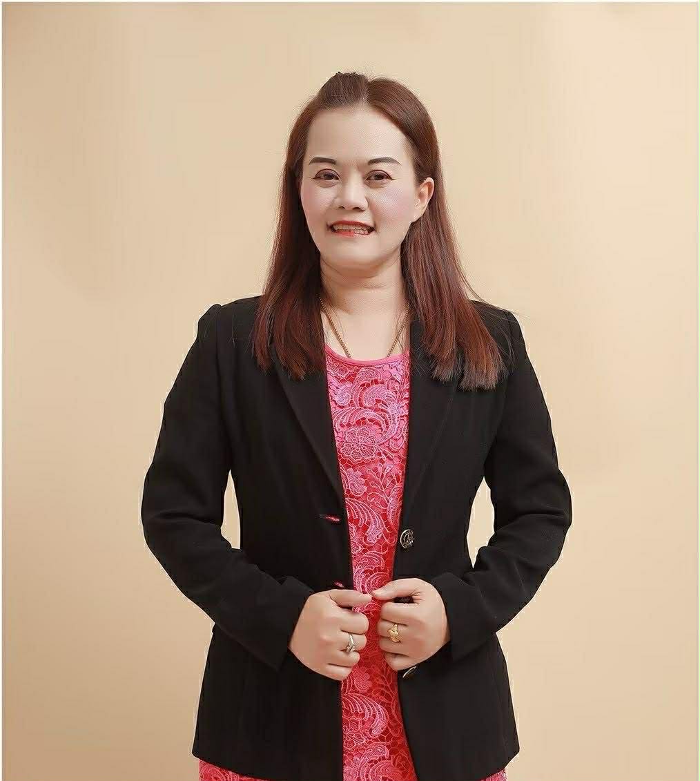 นางสาว ปิญาภรณ์ พงศ์ศาสตร์