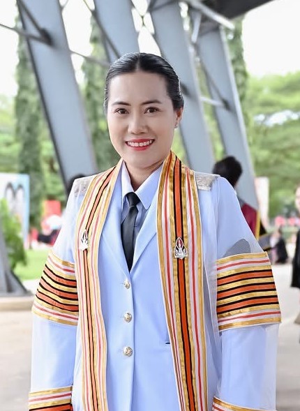 นาง มณฑิรา จันทวารีย์