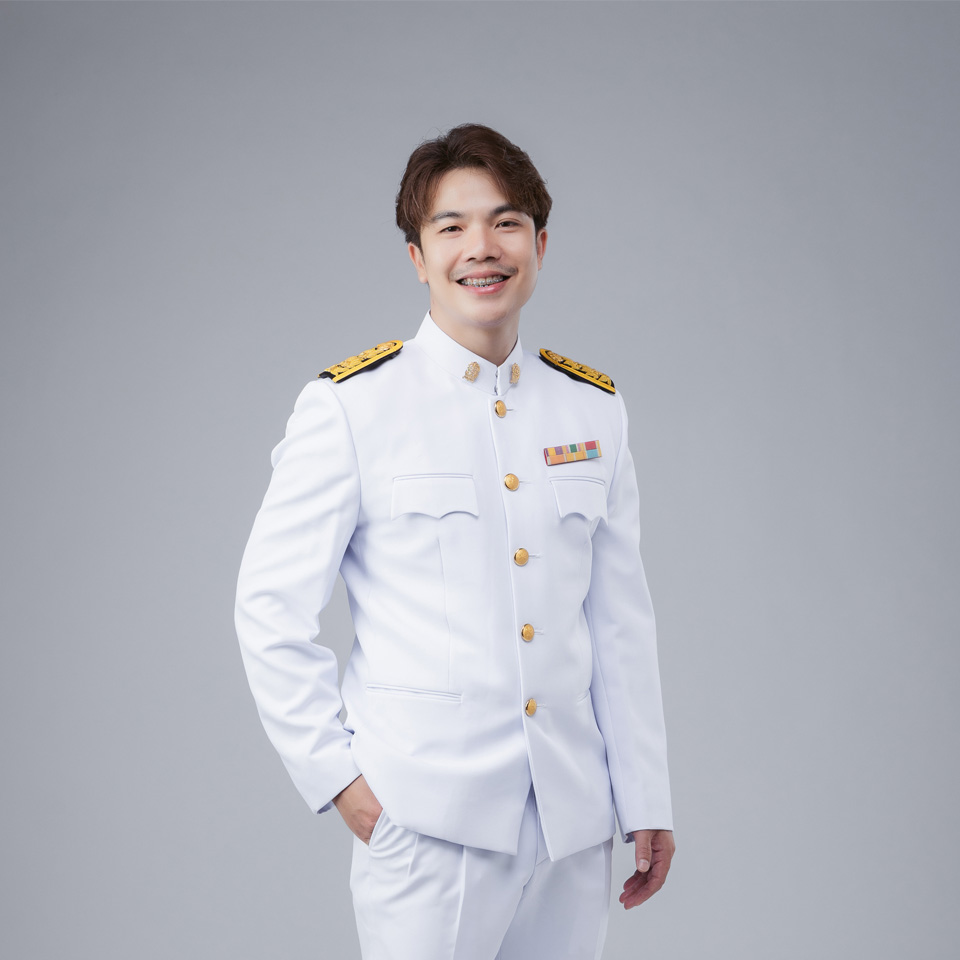 นาย พิพรรธน์ อินปลัด